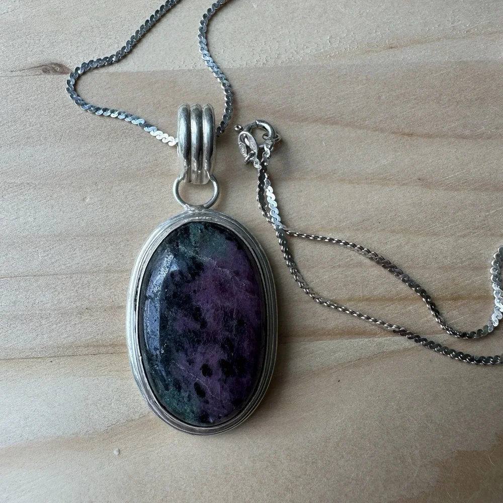 VTG Pendant Necklace 24 Inch Ruby Zoisite 925 Sterling Silver‎ Italy Chain 26.9g